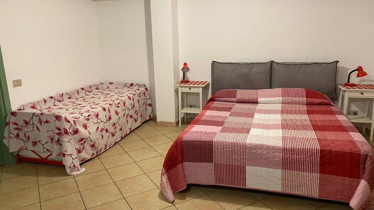 Al Vecchio Pero, Con Ampio Giardino Privato Villa La Morra Ngoại thất bức ảnh