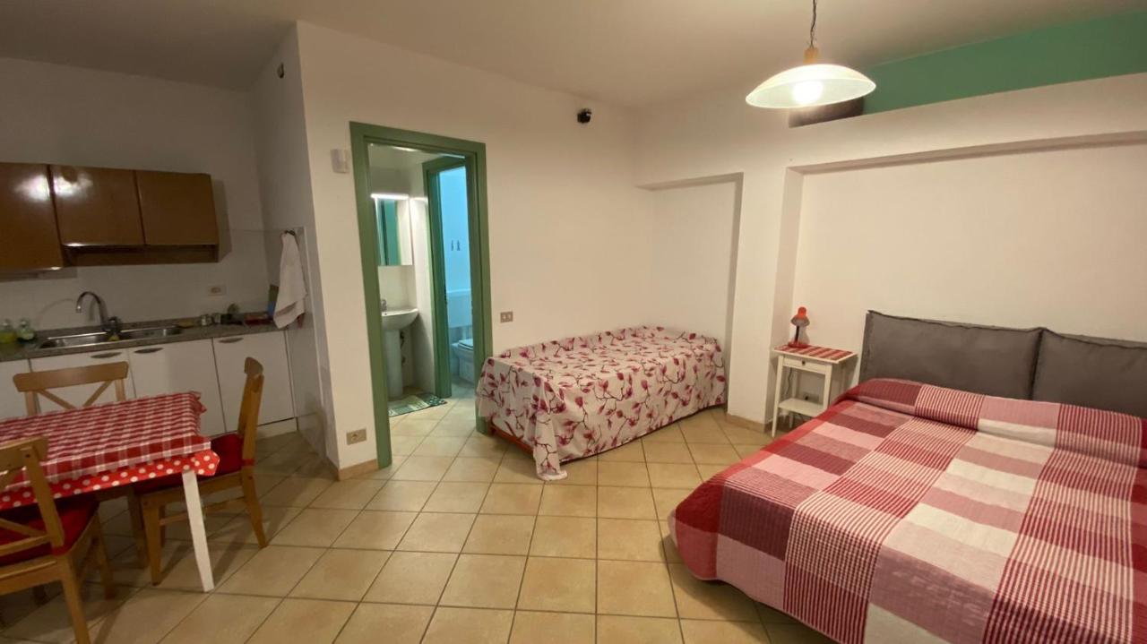 Al Vecchio Pero, Con Ampio Giardino Privato Villa La Morra Ngoại thất bức ảnh